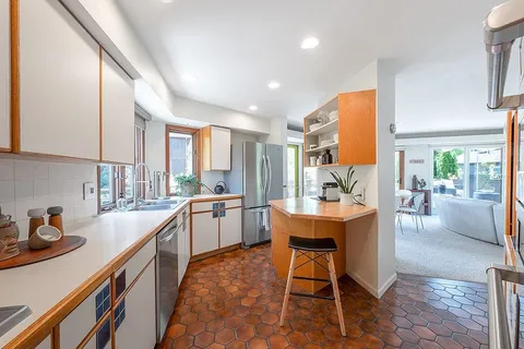 $850,000 | 21 Foxboro Circle, Madison, WI 53717