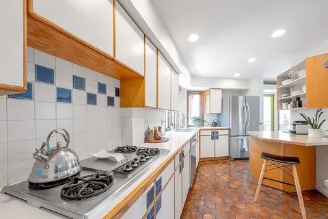 $850,000 | 21 Foxboro Circle, Madison, WI 53717