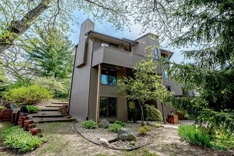 $850,000 | 21 Foxboro Circle, Madison, WI 53717