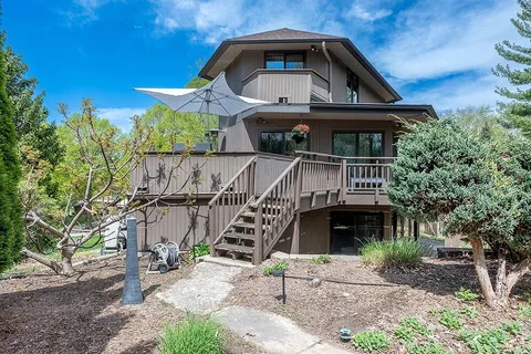 $850,000 | 21 Foxboro Circle, Madison, WI 53717