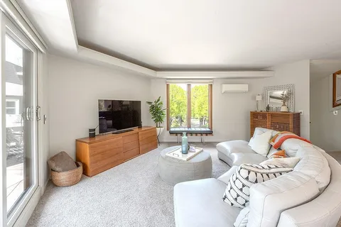 $850,000 | 21 Foxboro Circle, Madison, WI 53717
