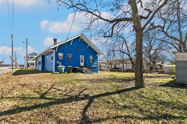 $1,550 | 422 North Woods Street, Sherman, TX 75092