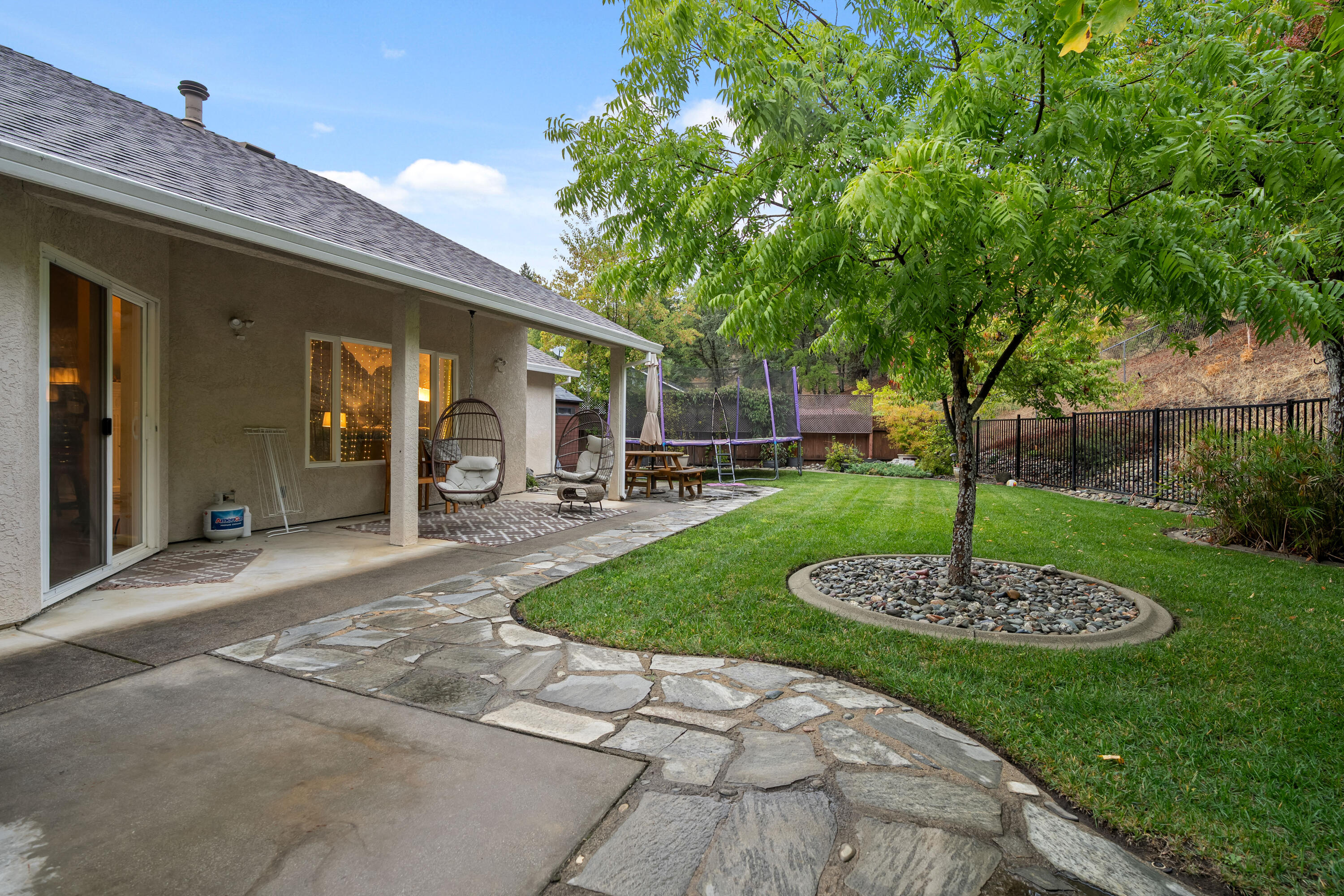19219 Nike Court Redding, CA 96003 - Photo 23 of 37 a swimming pool with a patio