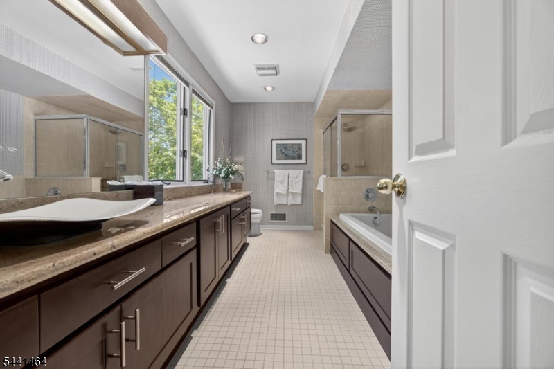 62 Manor Square Sparta, NJ 07871 - Photo 13 of 46