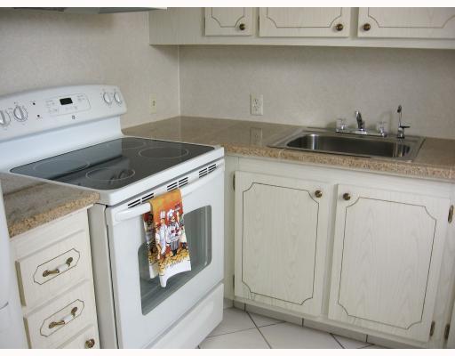 578 Mansfield M Boca Raton, FL 33434 - Photo 10 of 13 Additional Photo