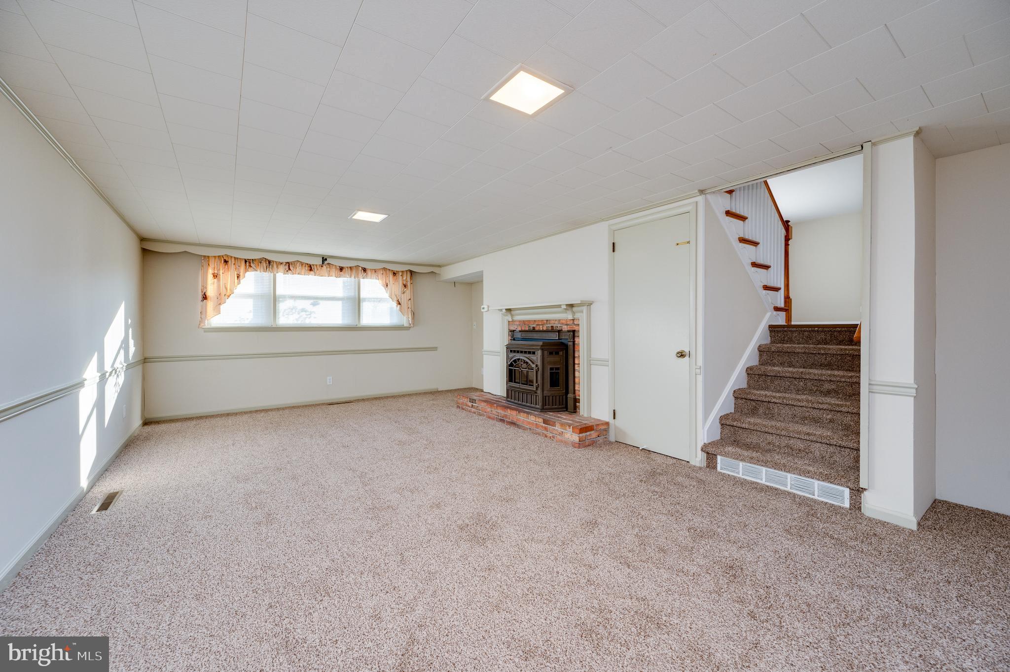 1207 Lilac Lane Reading, PA 19609 - Photo 32 of 49 Gallery Image 32
