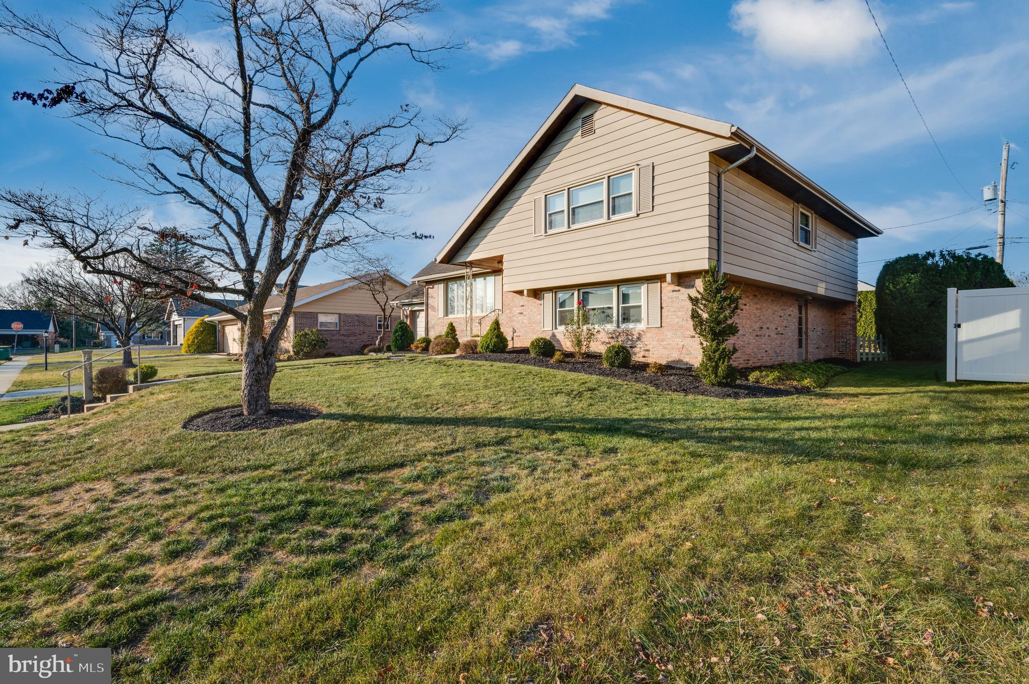 1207 Lilac Lane Reading, PA 19609 - Photo 4 of 49 Gallery Image 4