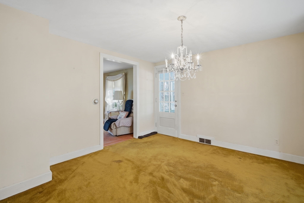 46 Puritan Circle Springfield, MA 01119 - Photo 11 of 36