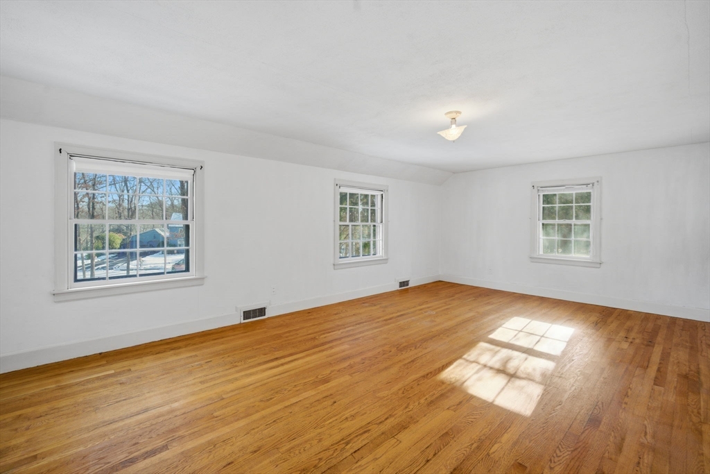 46 Puritan Circle Springfield, MA 01119 - Photo 18 of 36