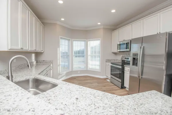 $399,000 | 155 Waters Edge Drive, Spring City, TN 37381