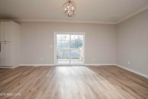 $399,000 | 155 Waters Edge Drive, Spring City, TN 37381