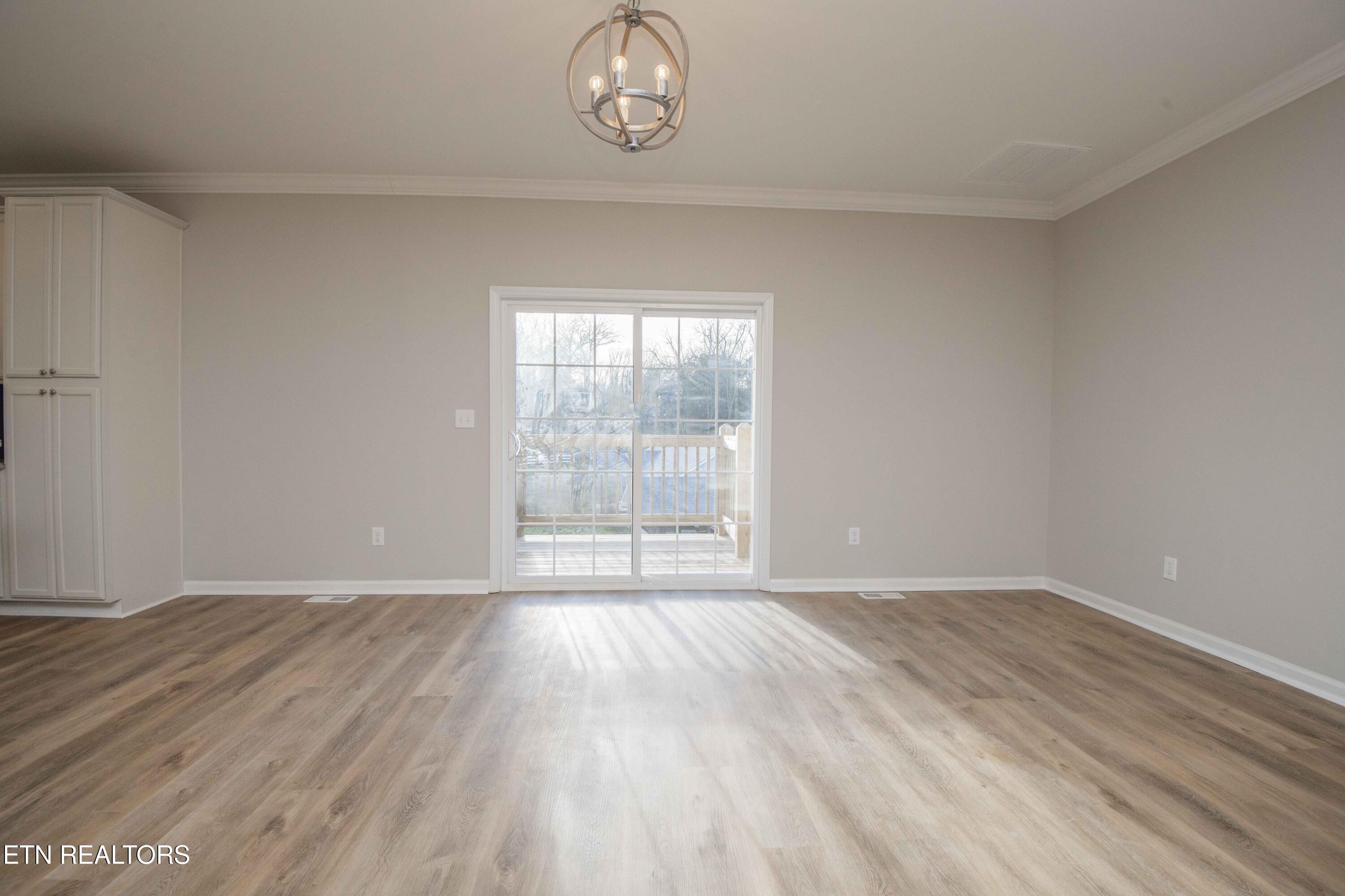 155 Waters Edge Drive Spring City, TN 37381 - Photo 18 of 60 dining 2_1