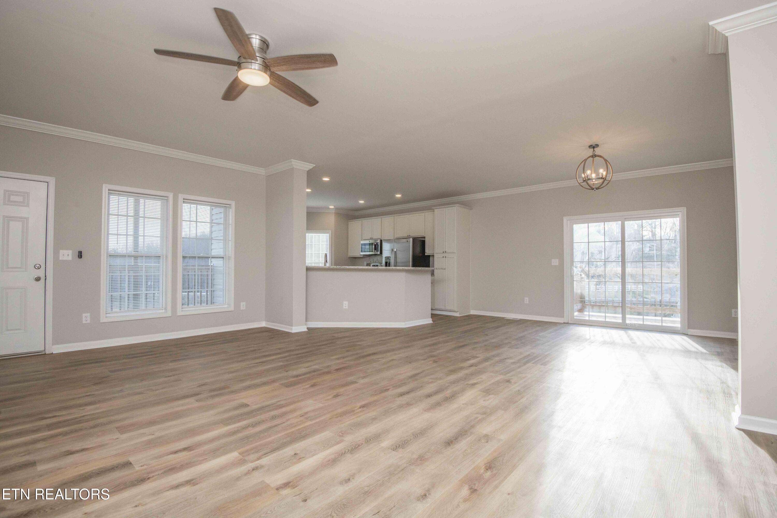 155 Waters Edge Drive Spring City, TN 37381 - Photo 20 of 60 living 1_1