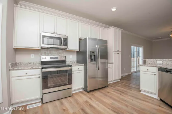 $399,000 | 155 Waters Edge Drive, Spring City, TN 37381