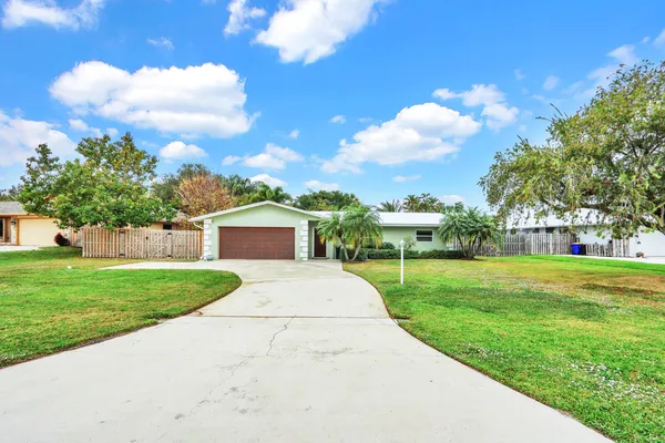 $519,900 | 3035 Southeast Glasgow Drive, Stuart, FL 34997