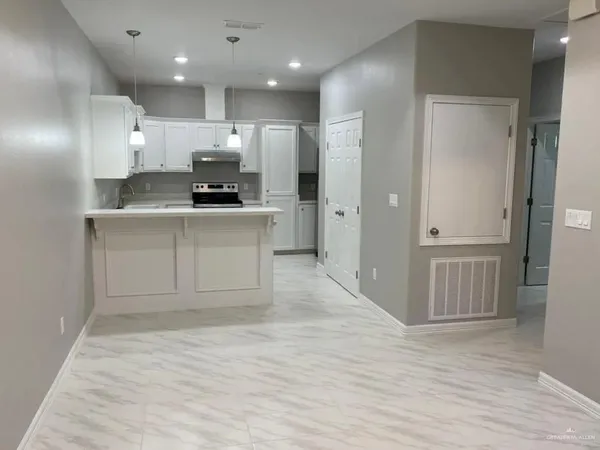 $1,000 | 1925 South Texas Boulevard, Unit 3, Weslaco, TX 78596