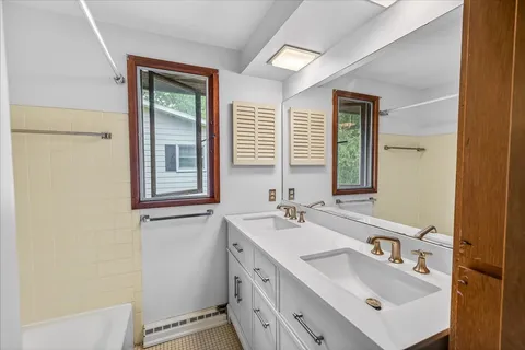 $669,000 | 318 Cheyenne Trail, Madison, WI 53705