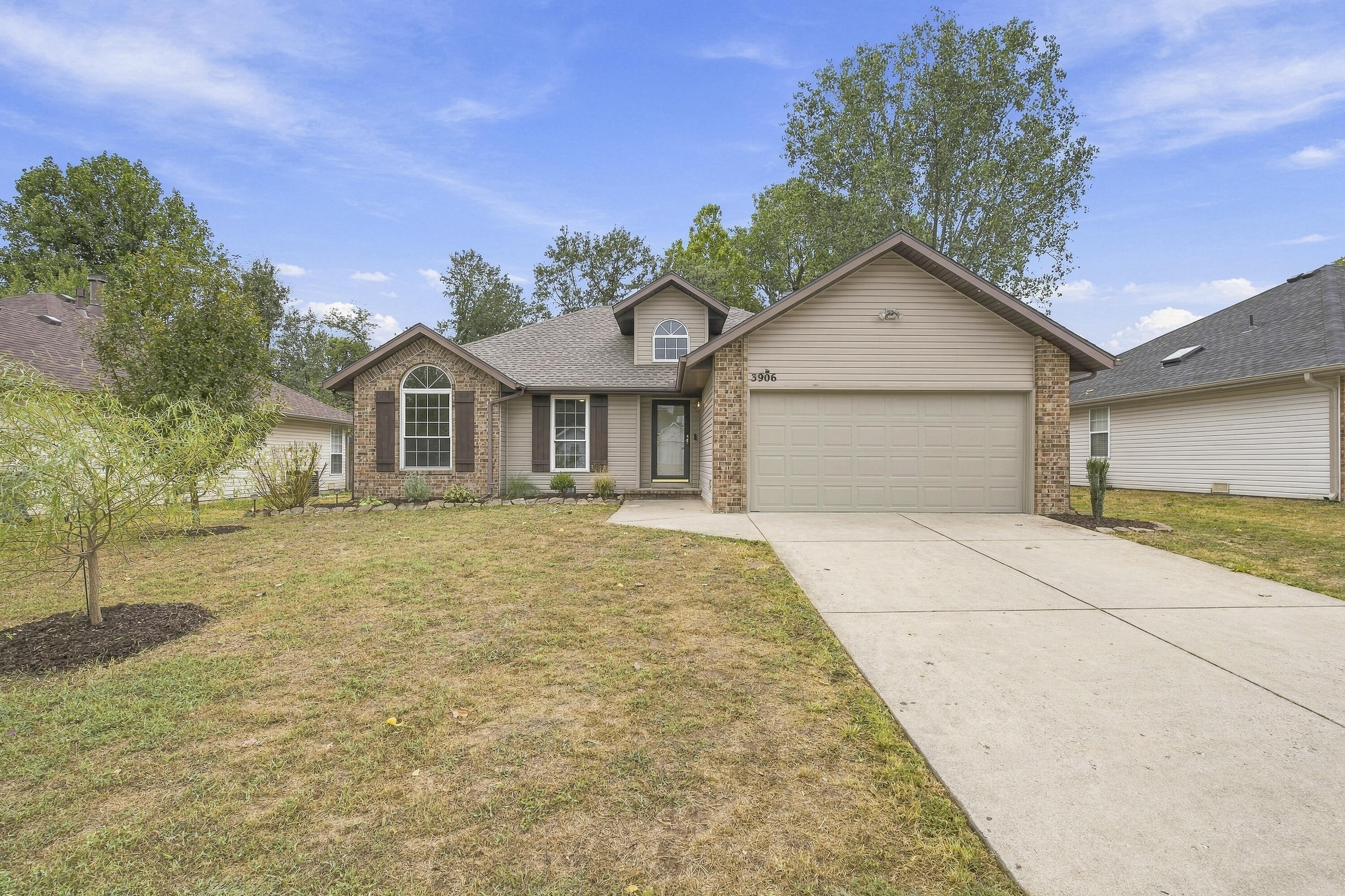 3906 West Kay Pointe Boulevard Springfield, MO 65802 - Photo 1 of 35 3906 W Kay Piont-1