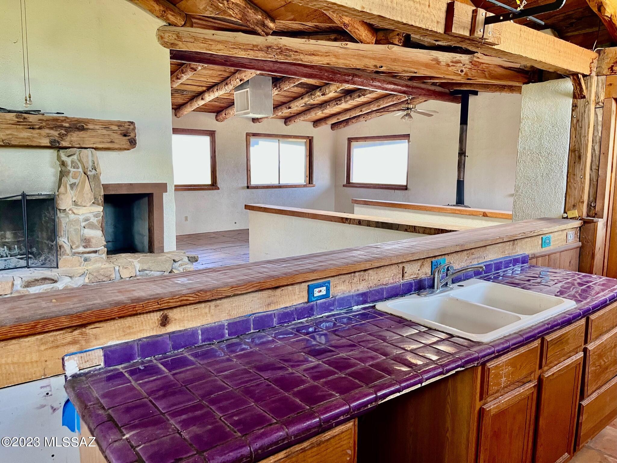 6010 East Edwin Road Catalina, AZ 85739 - Photo 4 of 20 Gallery Image 4