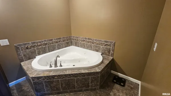 $449,000 | 1915 Highway 67, Meredosia, IL 62665