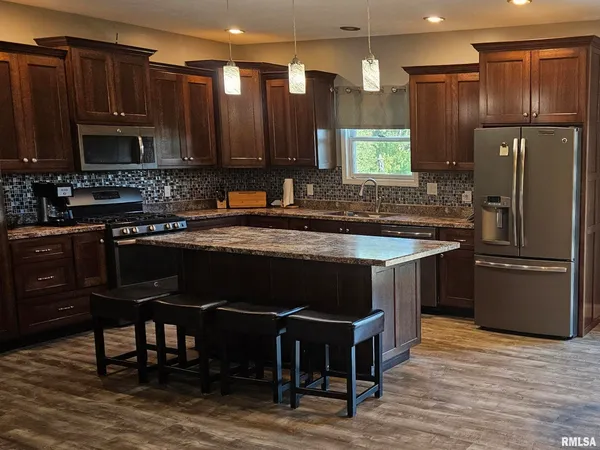 $449,000 | 1915 Highway 67, Meredosia, IL 62665