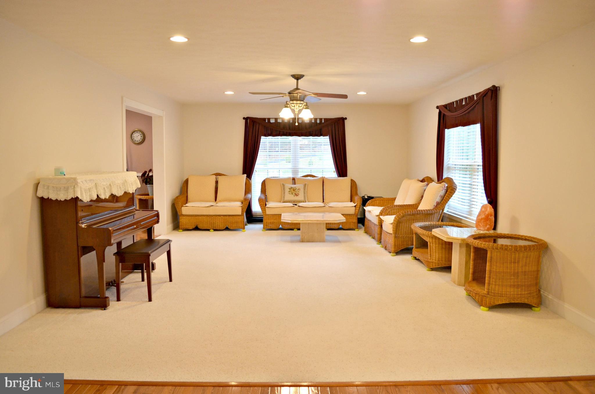 1922 Highland Ridge Road Berkeley Springs, WV 25411 - Photo 12 of 30 Family Room