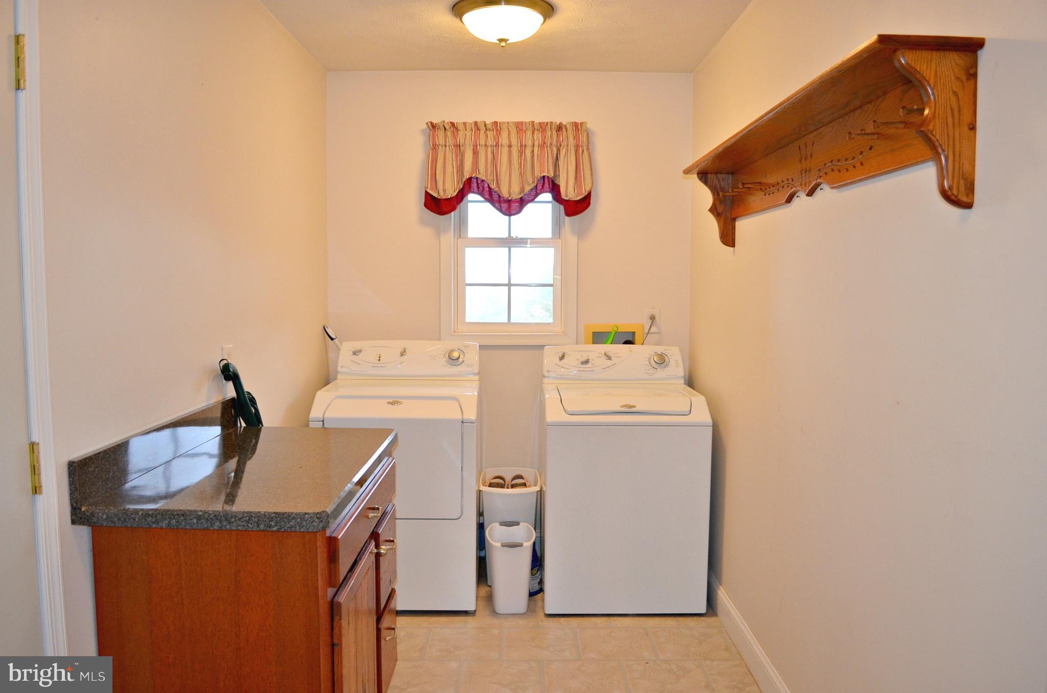 1922 Highland Ridge Road Berkeley Springs, WV 25411 - Photo 16 of 30 Interior (General)
