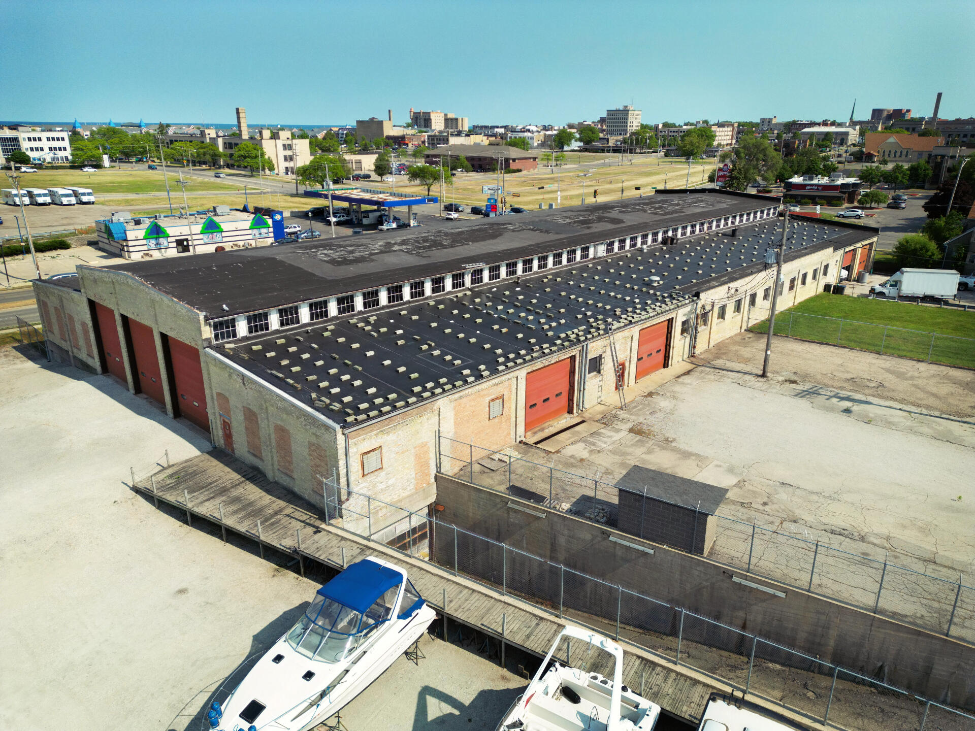 5136 Sheridan Road Kenosha, WI 53140 - Photo 2 of 12 side2