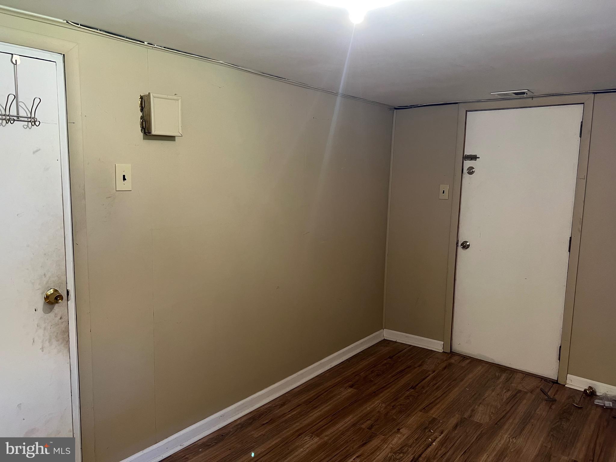 11023 Greiner Road Philadelphia, PA 19116 - Photo 27 of 29 a view of small space with wooden floor