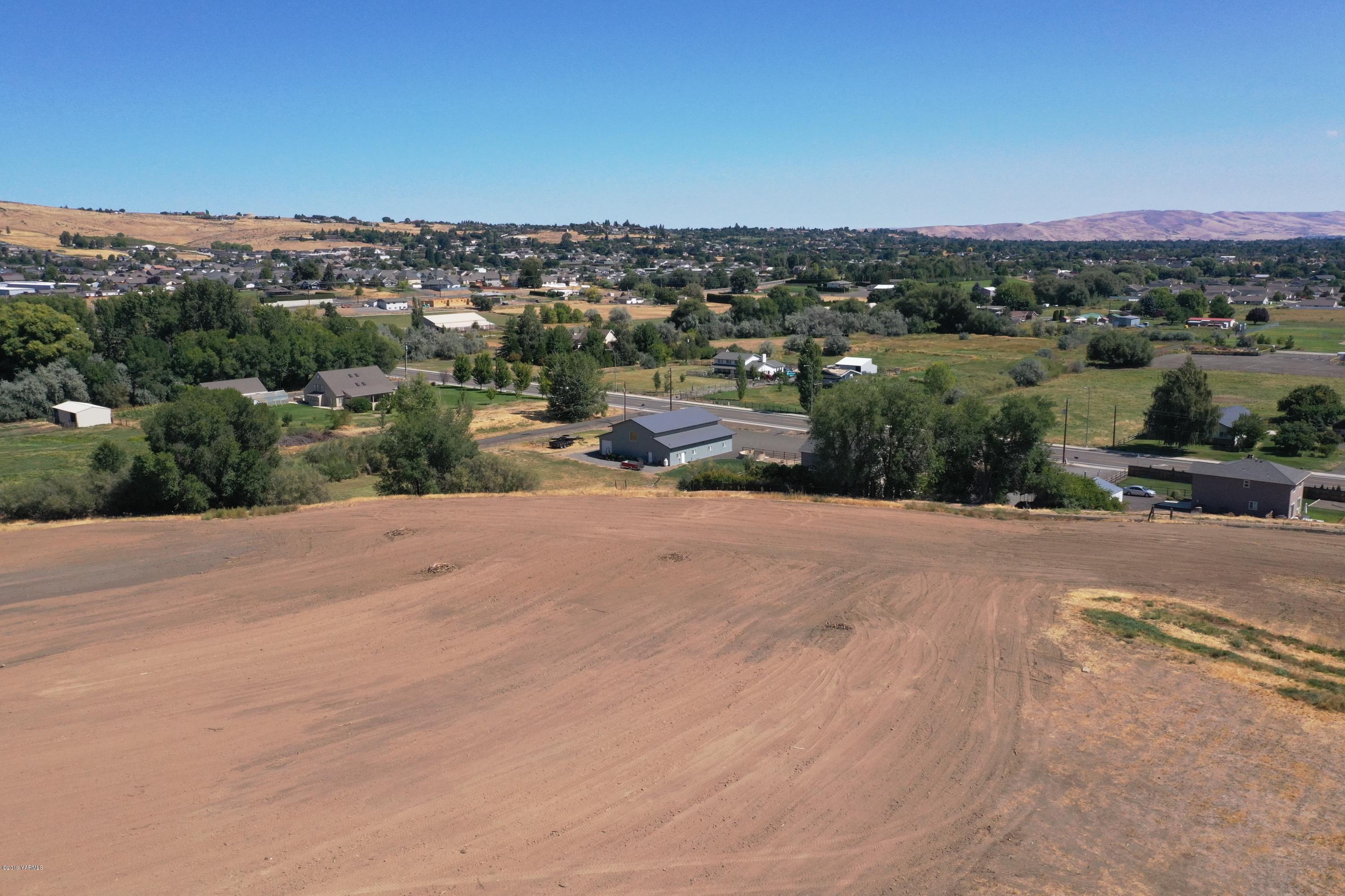 9709 Grunewald Road Yakima, WA 98908 - Photo 11 of 42 a view of a street