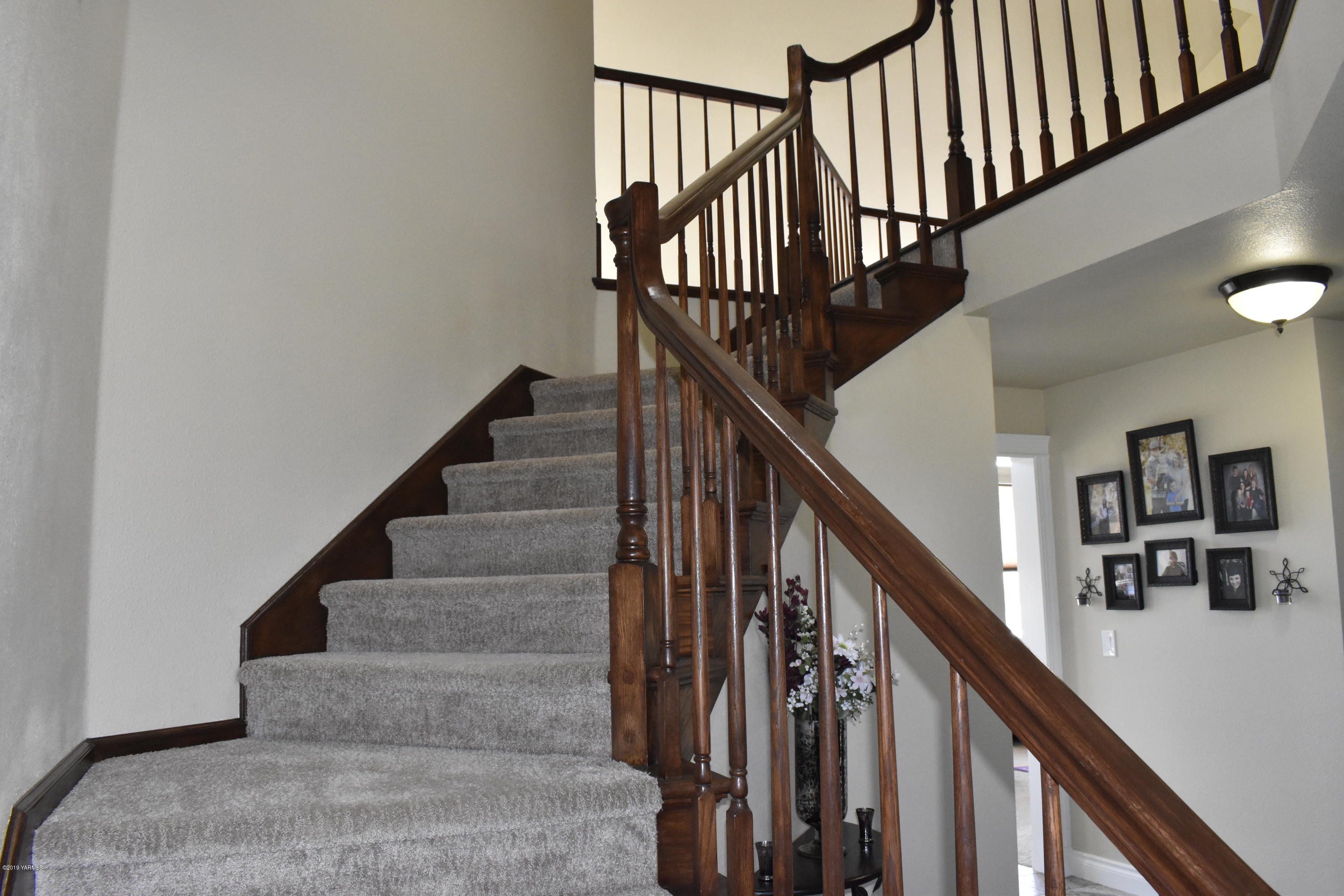 9709 Grunewald Road Yakima, WA 98908 - Photo 30 of 42 a view of entryway
