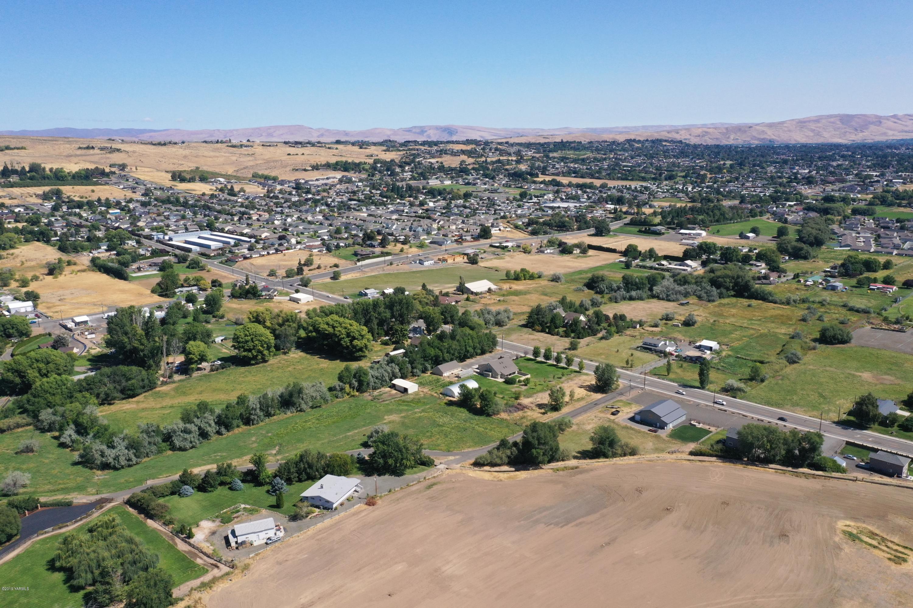 9709 Grunewald Road Yakima, WA 98908 - Photo 9 of 42 an aerial view of a