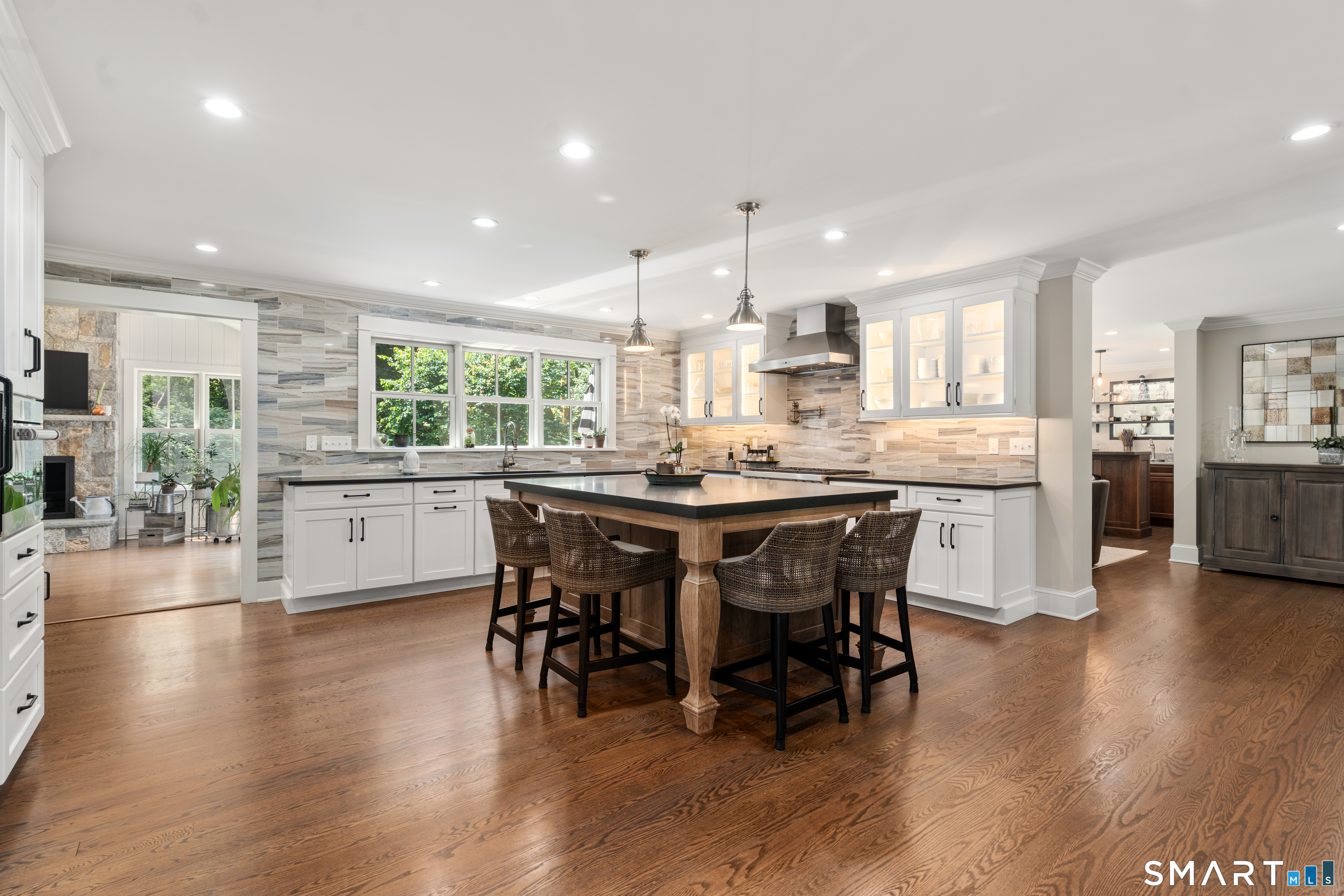 121 Osborne Hill Road Fairfield, CT 06824 - Photo 7 of 39