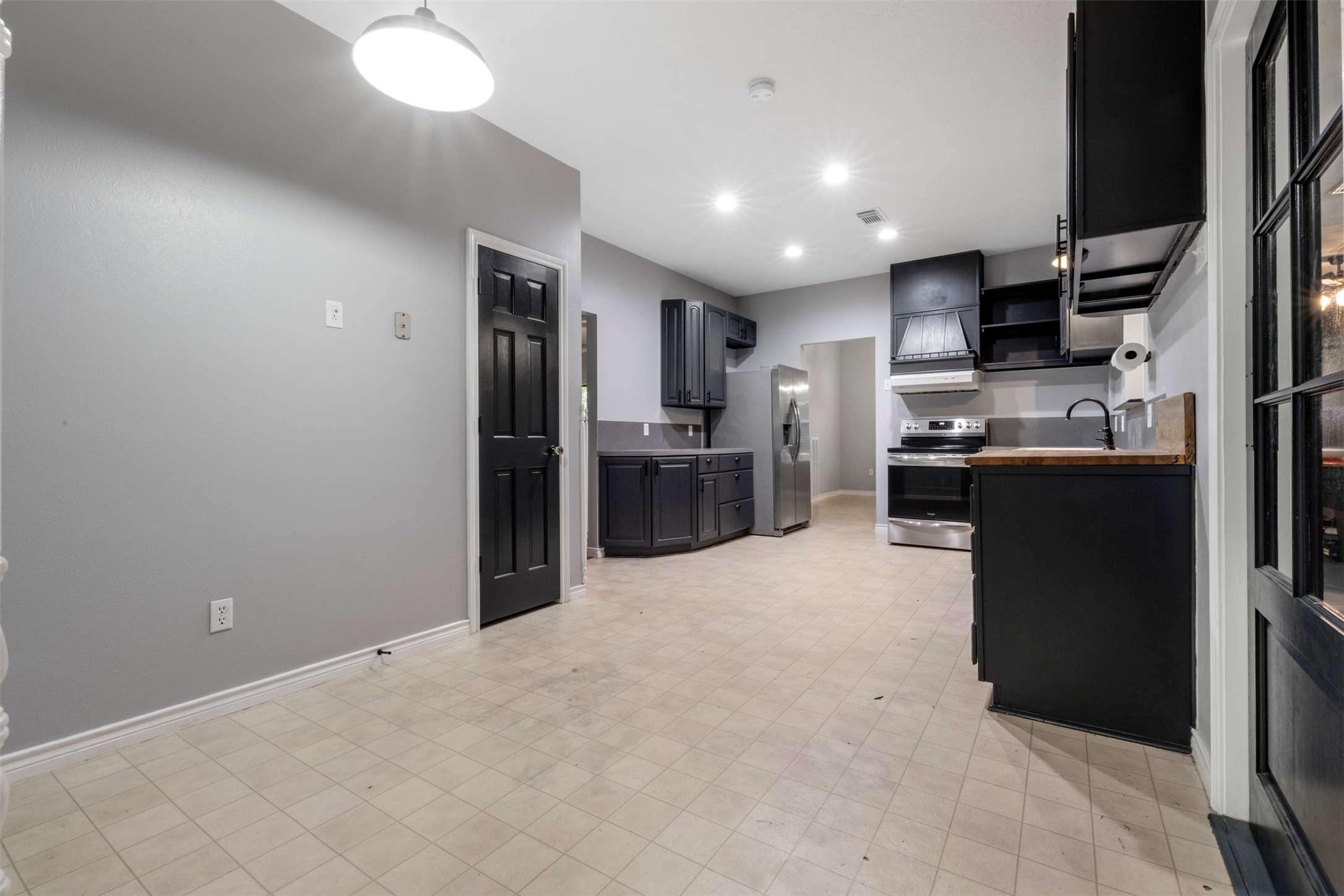 17520 East Williams Road Conroe, TX 77303 - Photo 7 of 41