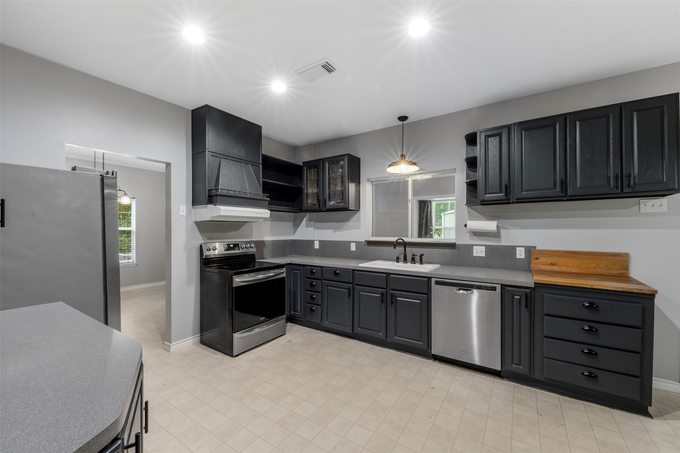 17520 East Williams Road Conroe, TX 77303 - Photo 9 of 41
