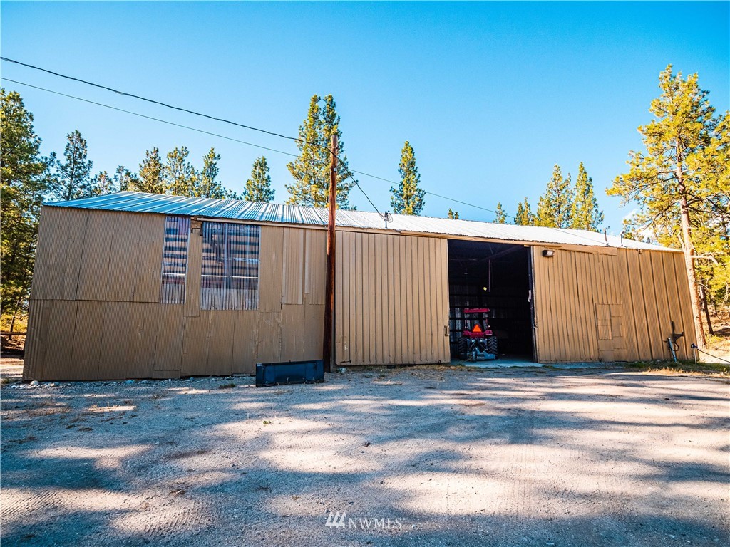 39 Cape Labelle Road Tonasket, WA 98855 - Photo 39 of 39 a view of a garage