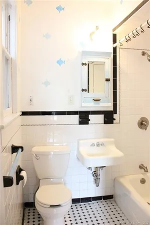 $3,050 | 28 Cottage Street, Unit 1, New Haven, CT 06511