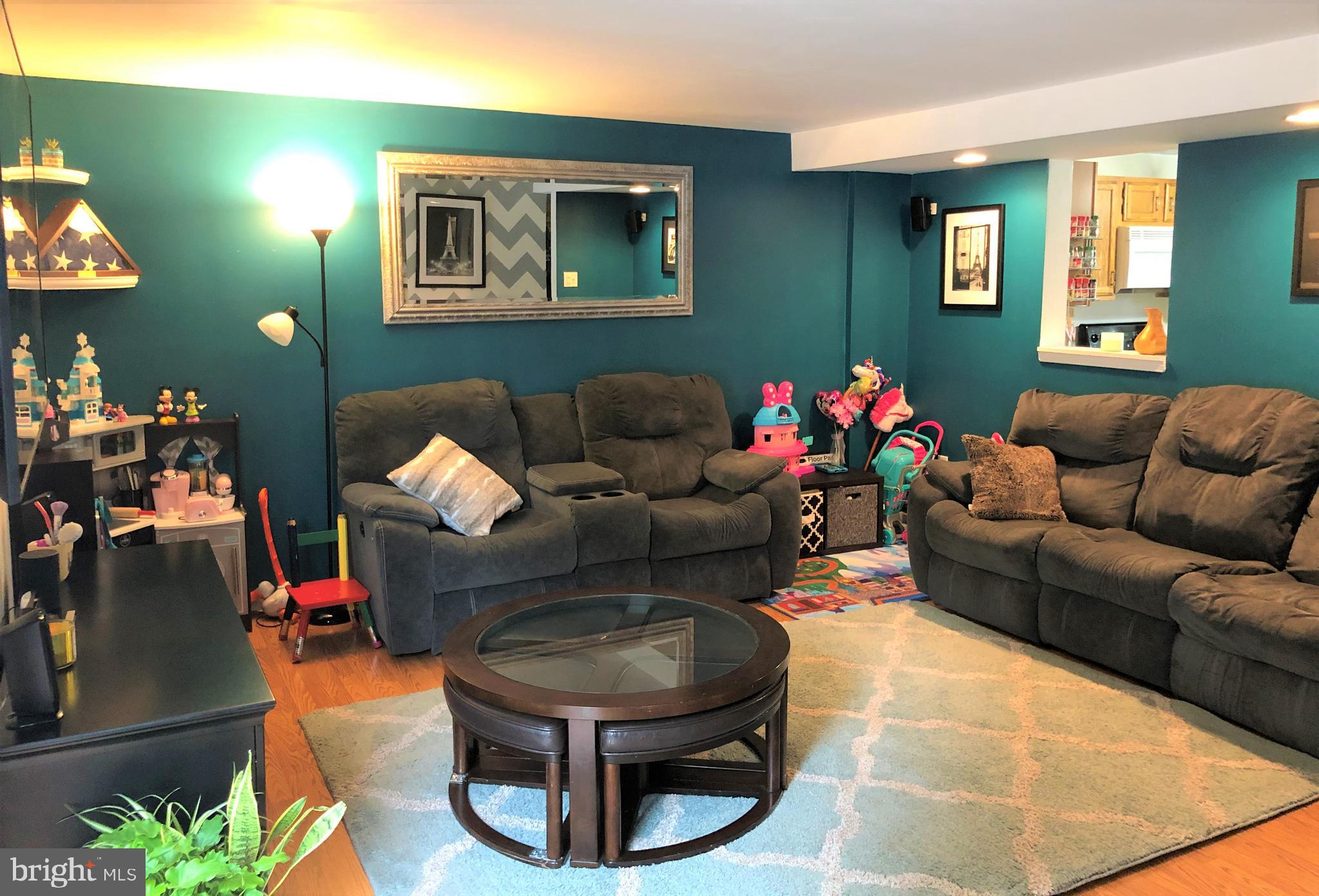 72 Hook Road Westminster, MD 21157 - Photo 4 of 12 Living Room