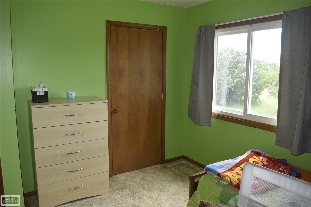 78409 Romeo Plank Road Armada, MI 48005 - Photo 23 of 32 Bedroom