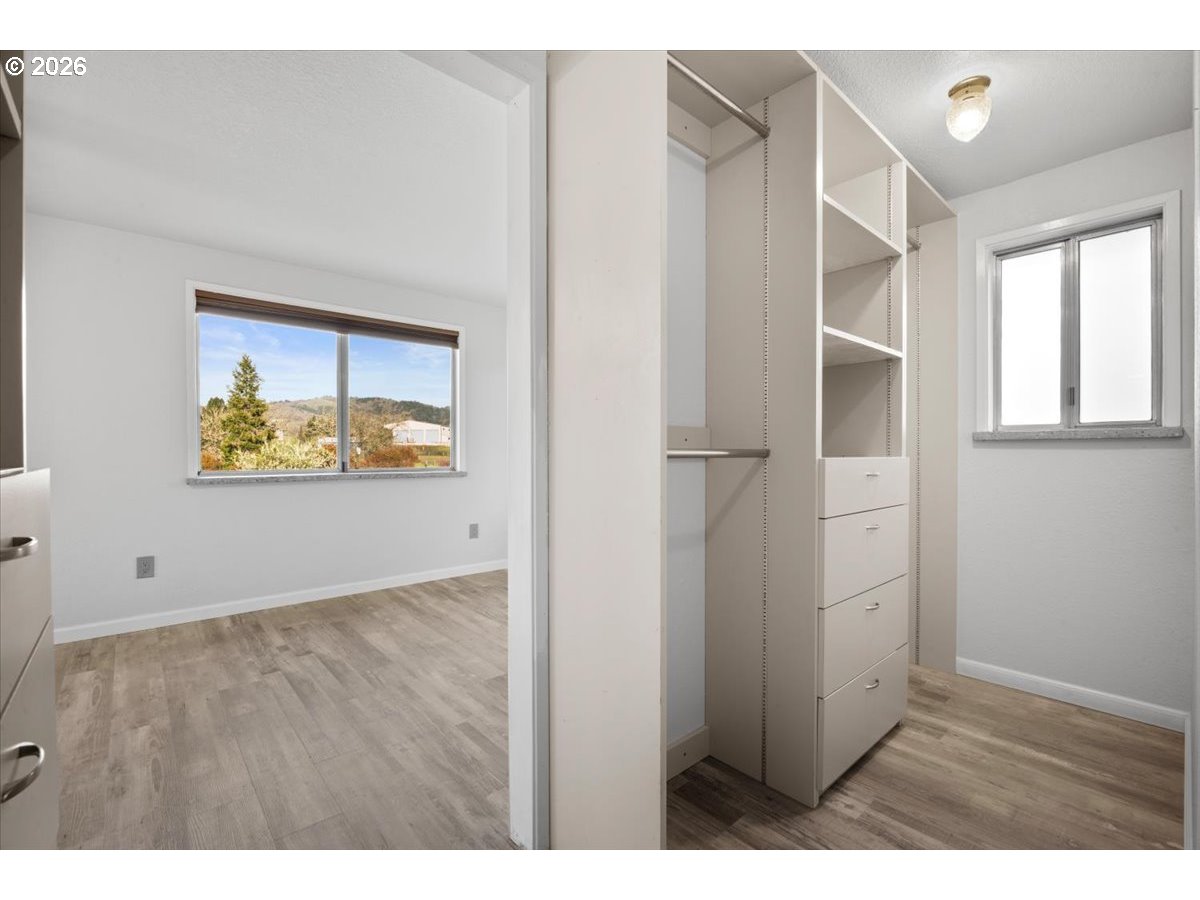 3905 Carnes Road Roseburg, OR 97471 - Photo 18 of 40 Primary Bedroom