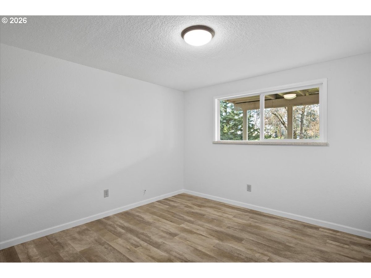 3905 Carnes Road Roseburg, OR 97471 - Photo 24 of 40 Bedroom