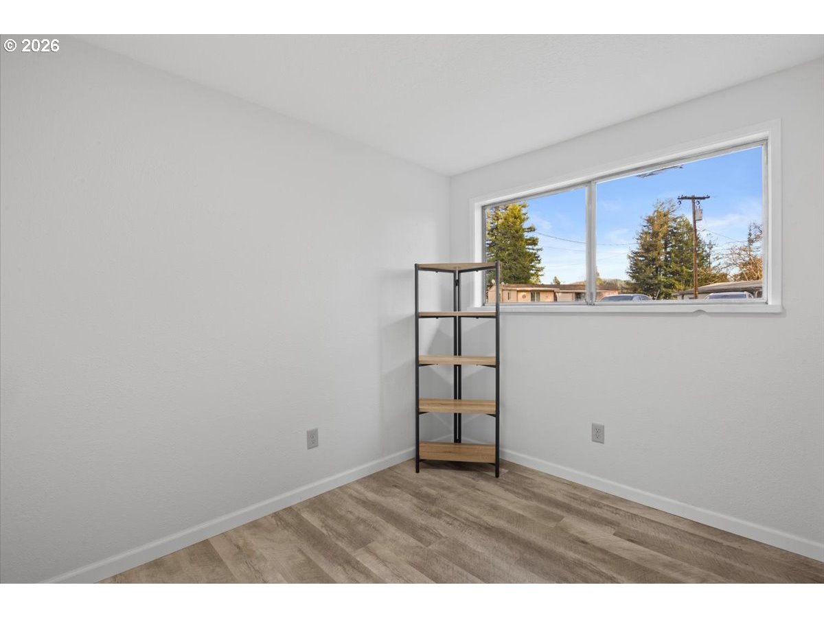 3905 Carnes Road Roseburg, OR 97471 - Photo 26 of 40 Bedroom