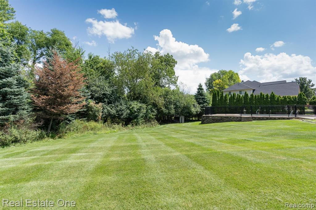 1784 Blue Grass Drive Rochester Hills, MI 48306 - Photo 12 of 72