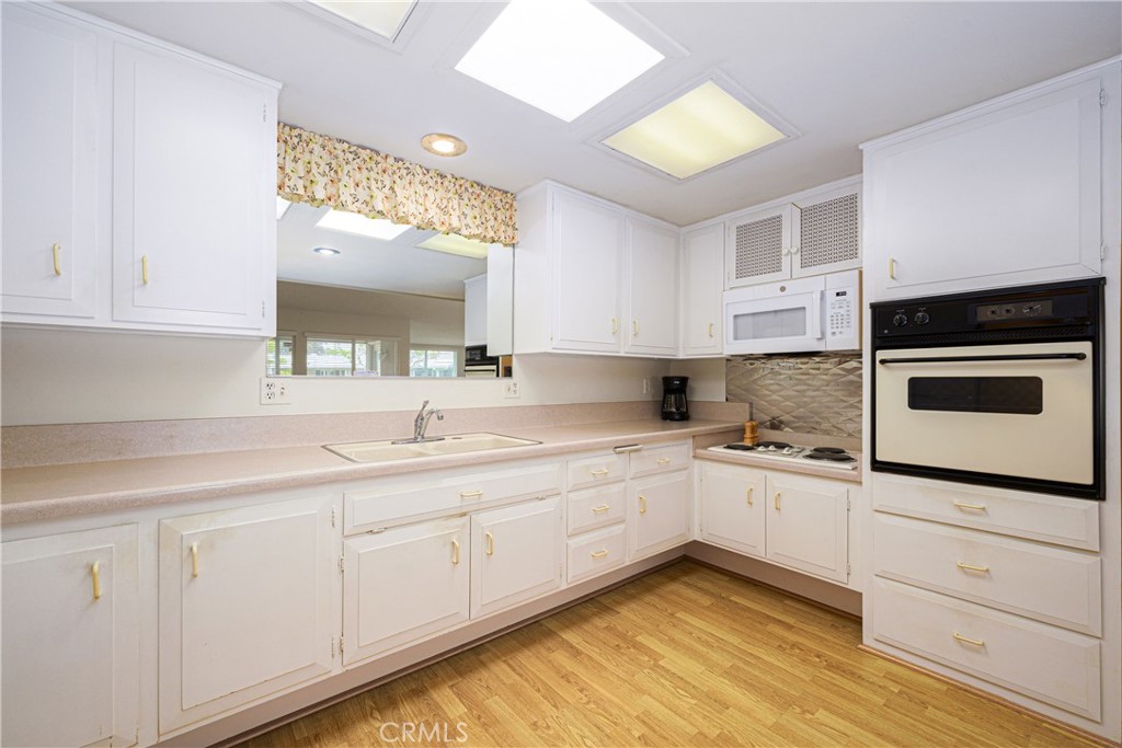 1100 Brookline Road Seal Beach, CA 90740 - Photo 17 of 27