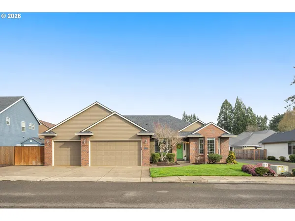 $685,000 | 1390 Northeast 11th Avenue, Canby, OR 97013
