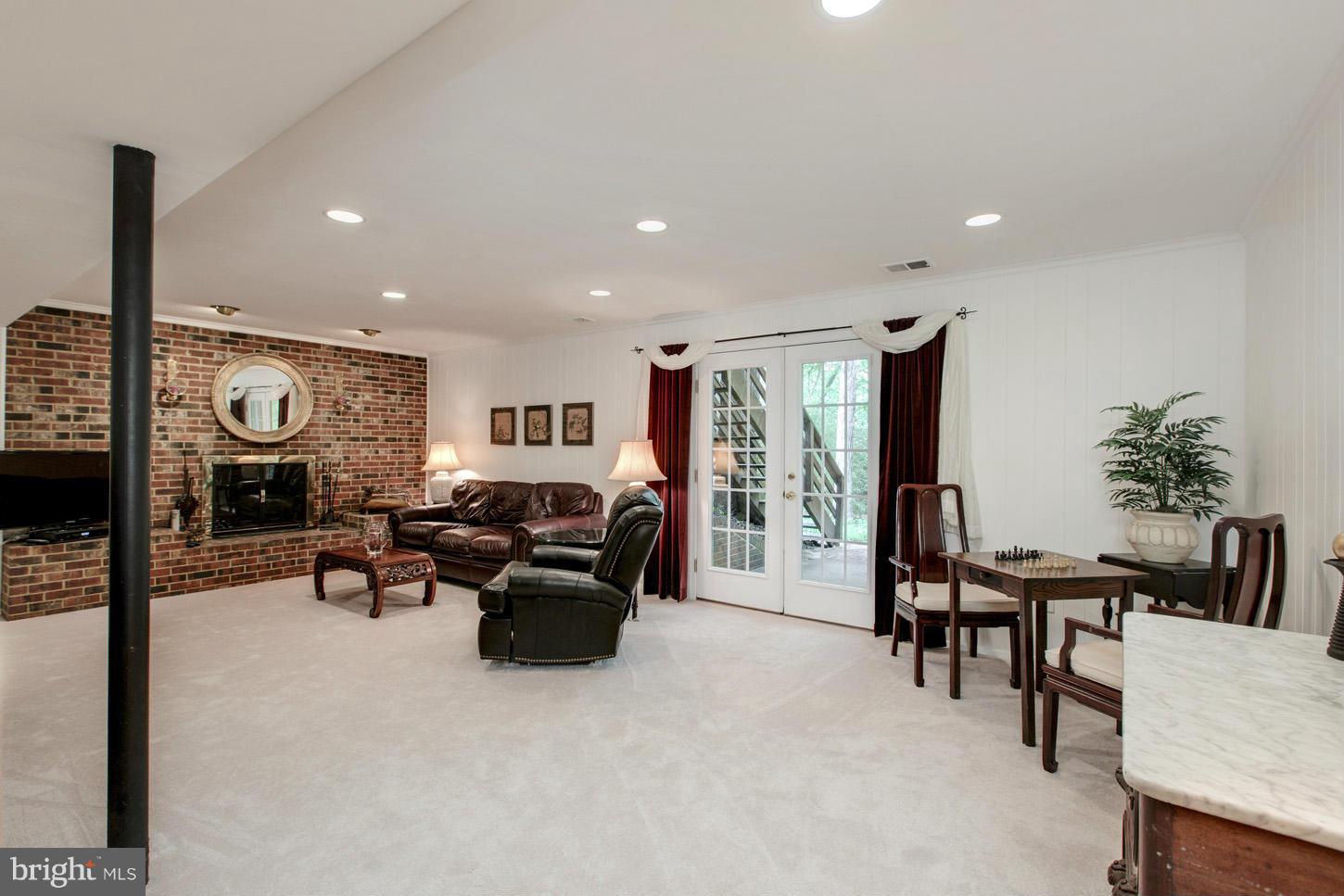 6115 Roxbury Avenue Springfield, VA 22152 - Photo 18 of 24 Family Room on Lower Level