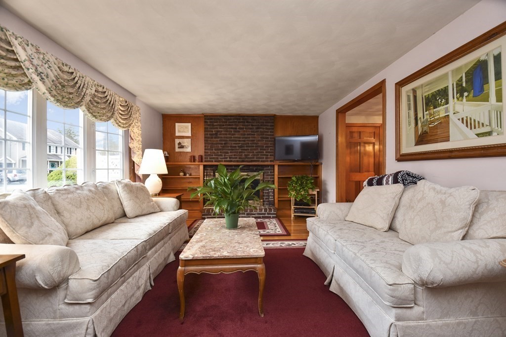 24 Orchard Road Hamilton, MA 01982 - Photo 11 of 27