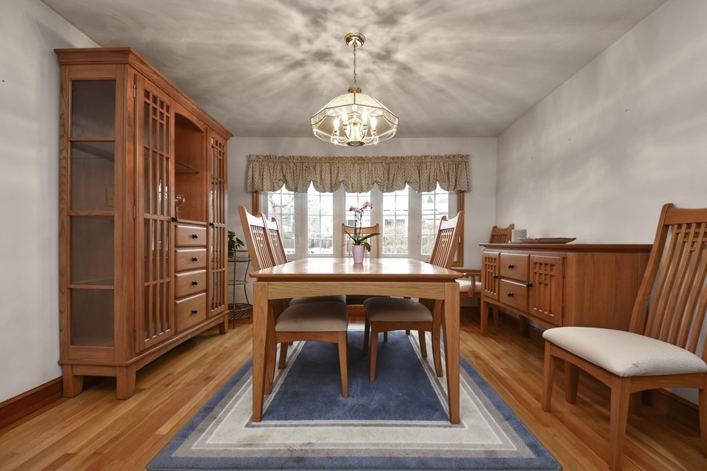 24 Orchard Road Hamilton, MA 01982 - Photo 5 of 27