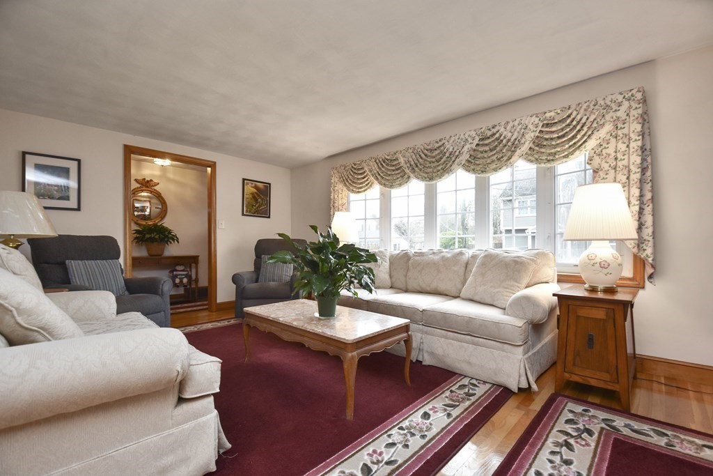 24 Orchard Road Hamilton, MA 01982 - Photo 7 of 27