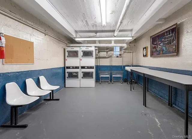 a view of a livingroom with furniture